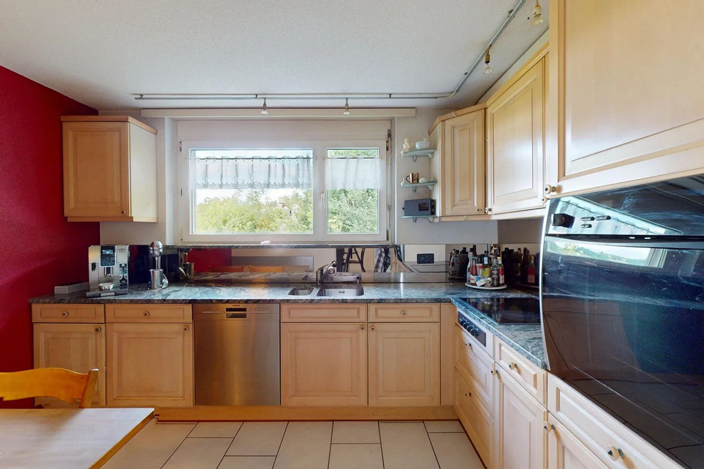 Spacious apartment with large terrace - Photo 6 of 11