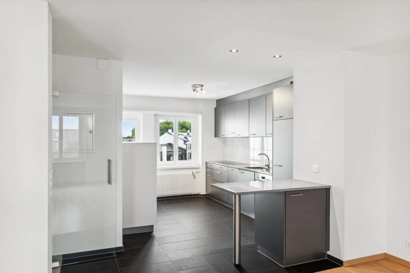 Votre nouvel appartement directement à la gare de Solothurn ! - Photo 7 sur 11