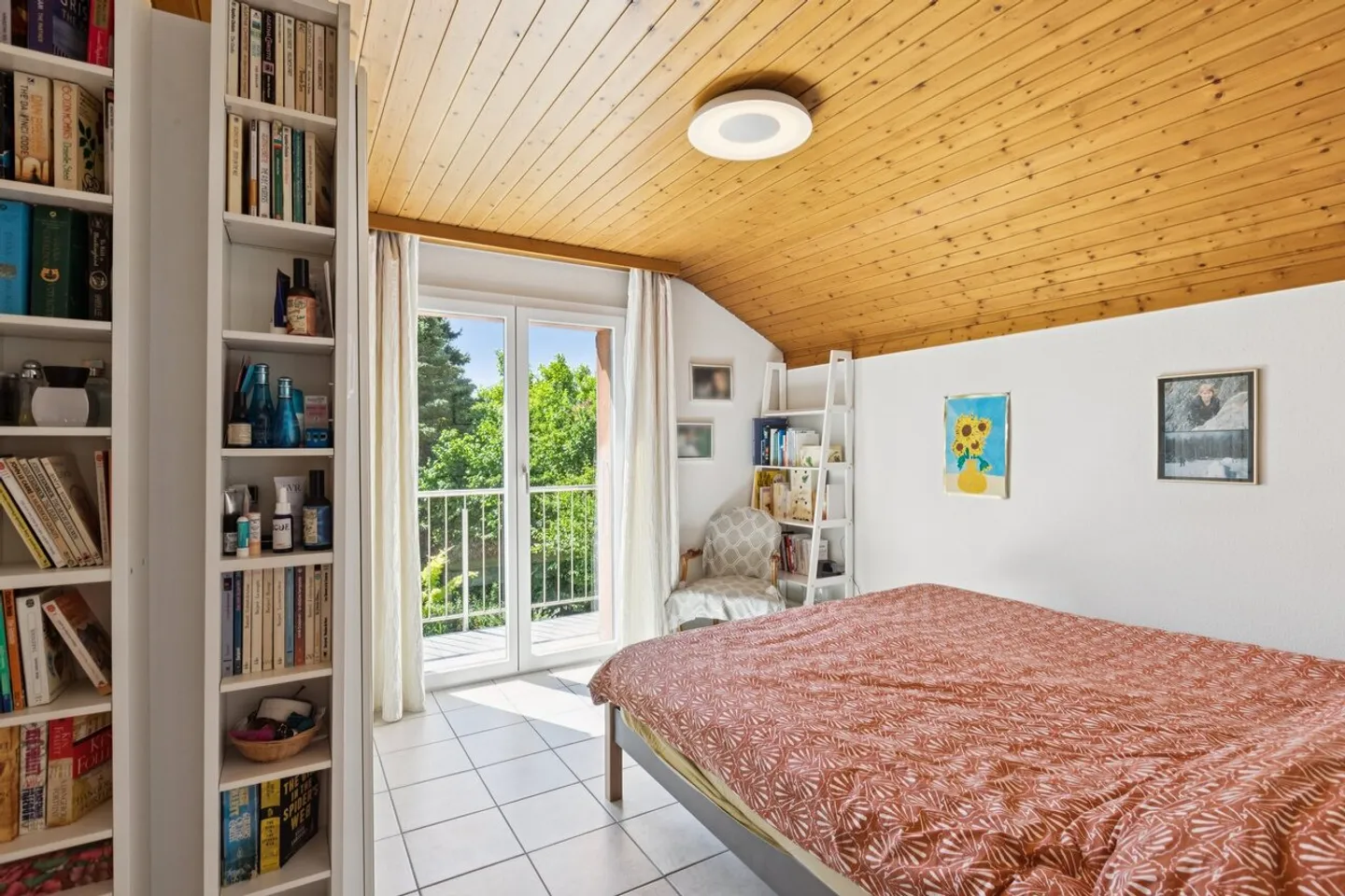 Einfamilienhaus in einem Wohngebiet in der Nähe der Schule - Foto 4 von 10