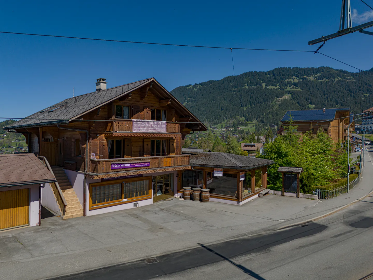 Commercial space with window - Photo 6 of 7