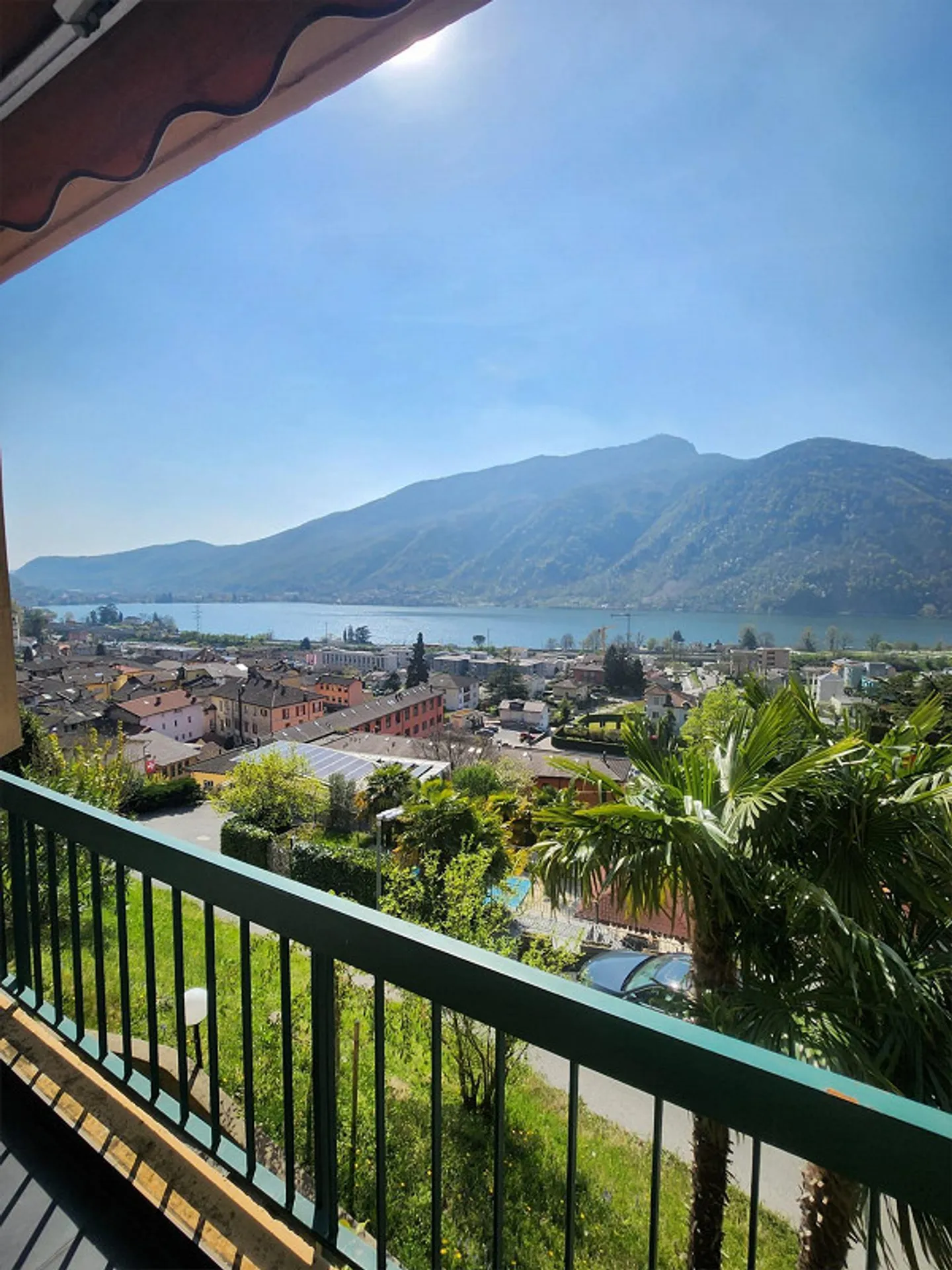 Appartamento Elegante con Vista Lago - Foto 1 di 23