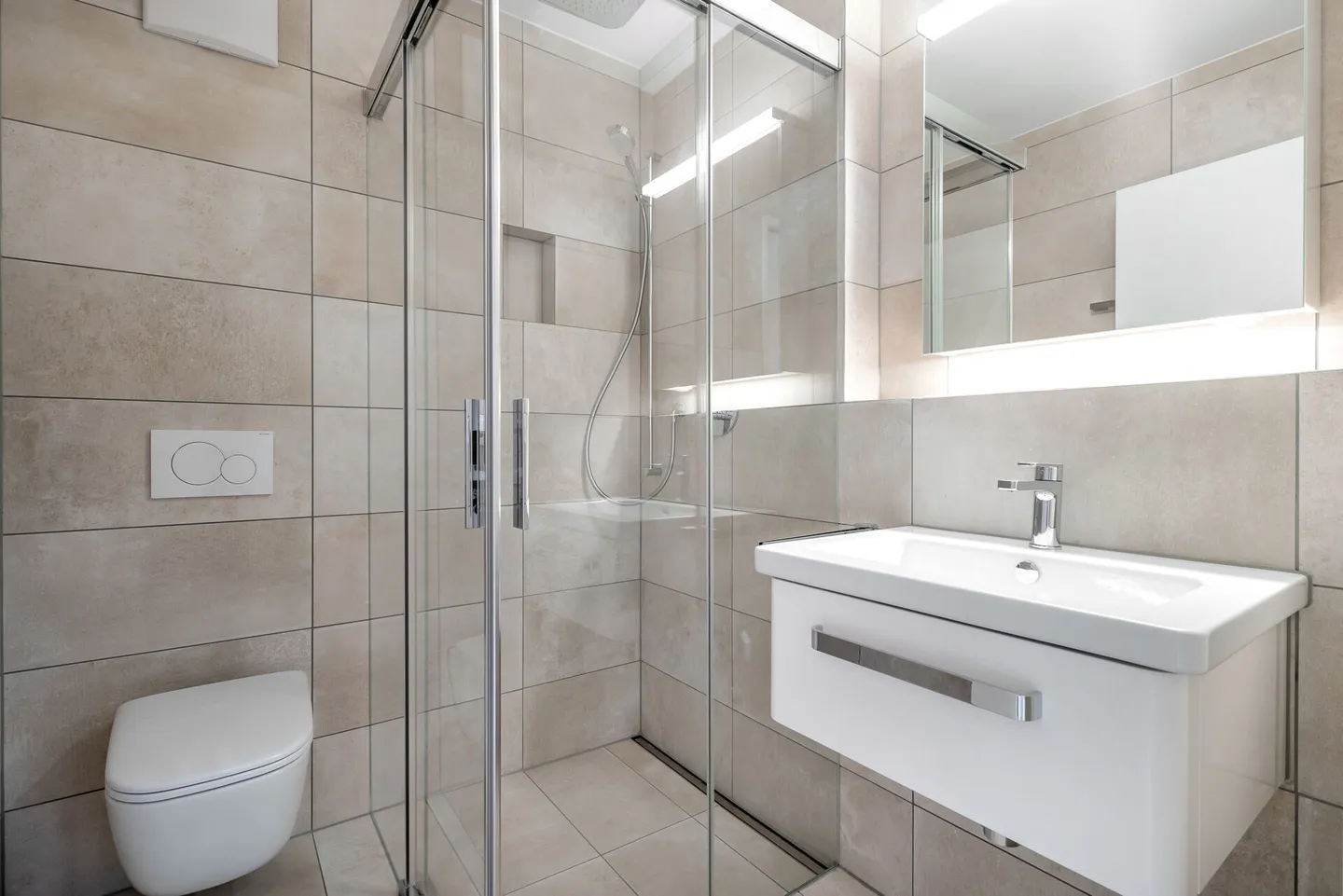 Appartement Attique meublé 2.5 au cœur d'Oerlikon - Photo 6 sur 9