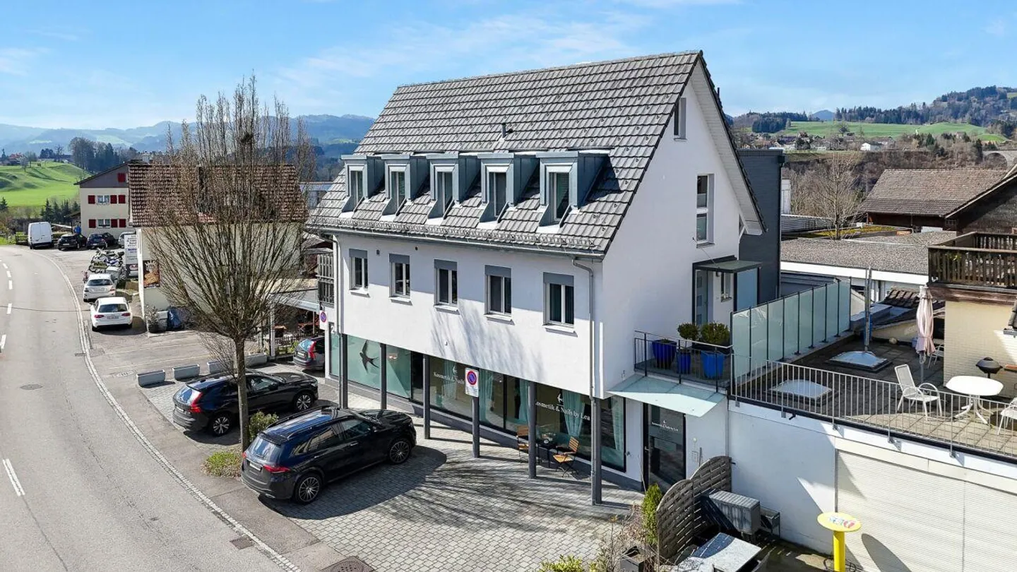 Living and Working in the Heart of Lütisburg – Versatile Property with Character - Photo 2 of 30