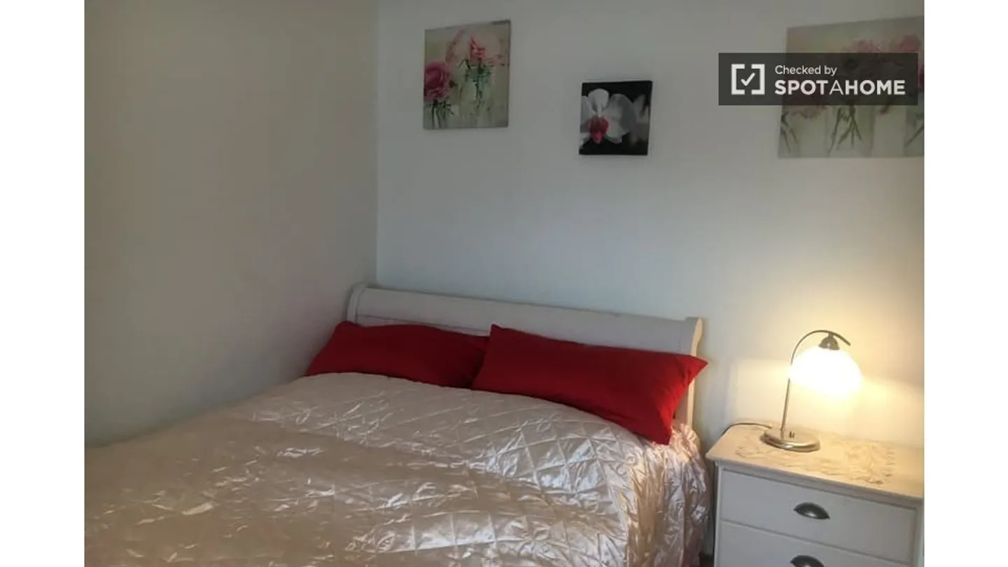 Discover, visit, and rent your new home online with complete confidence. - Photo 5 of 8