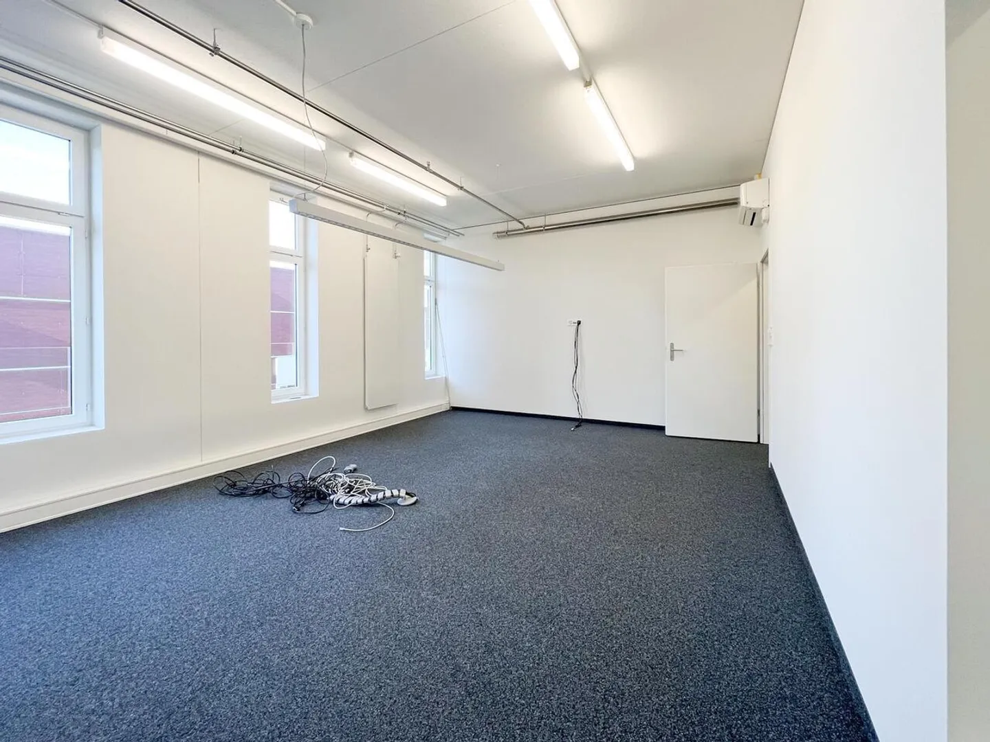 À louer – Spacieux local commercial moderne de 270 m² - Foto 5 von 12