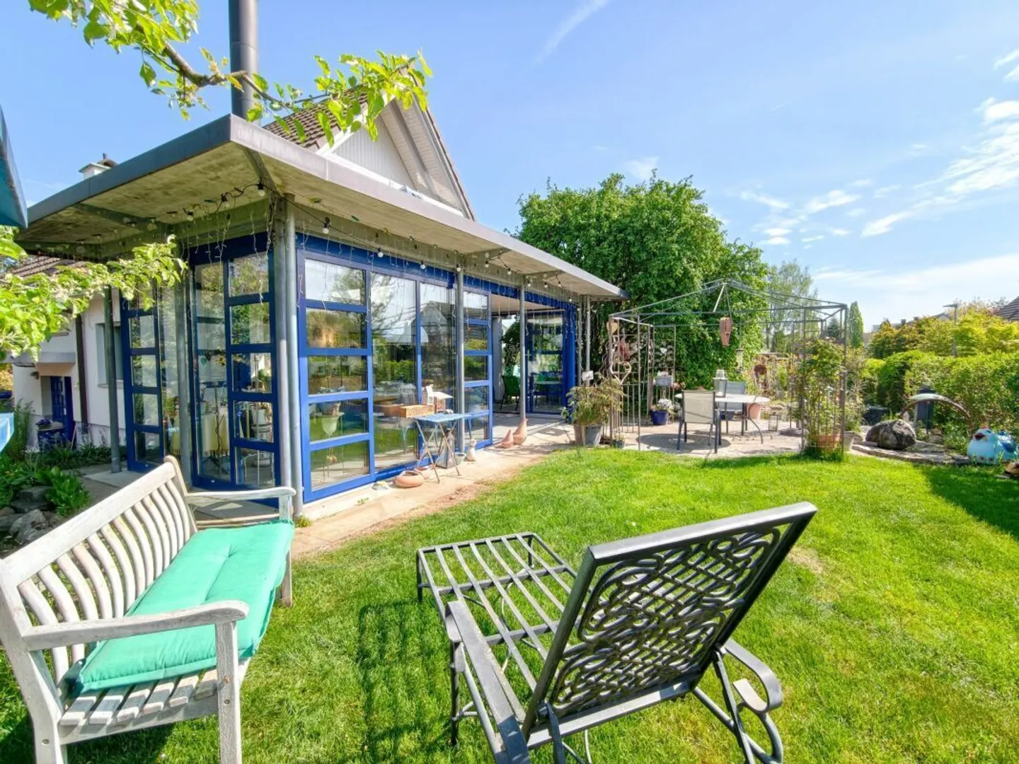 Idylle familiale avec véranda et merveilleux paradis de jardin - Photo 1 sur 10