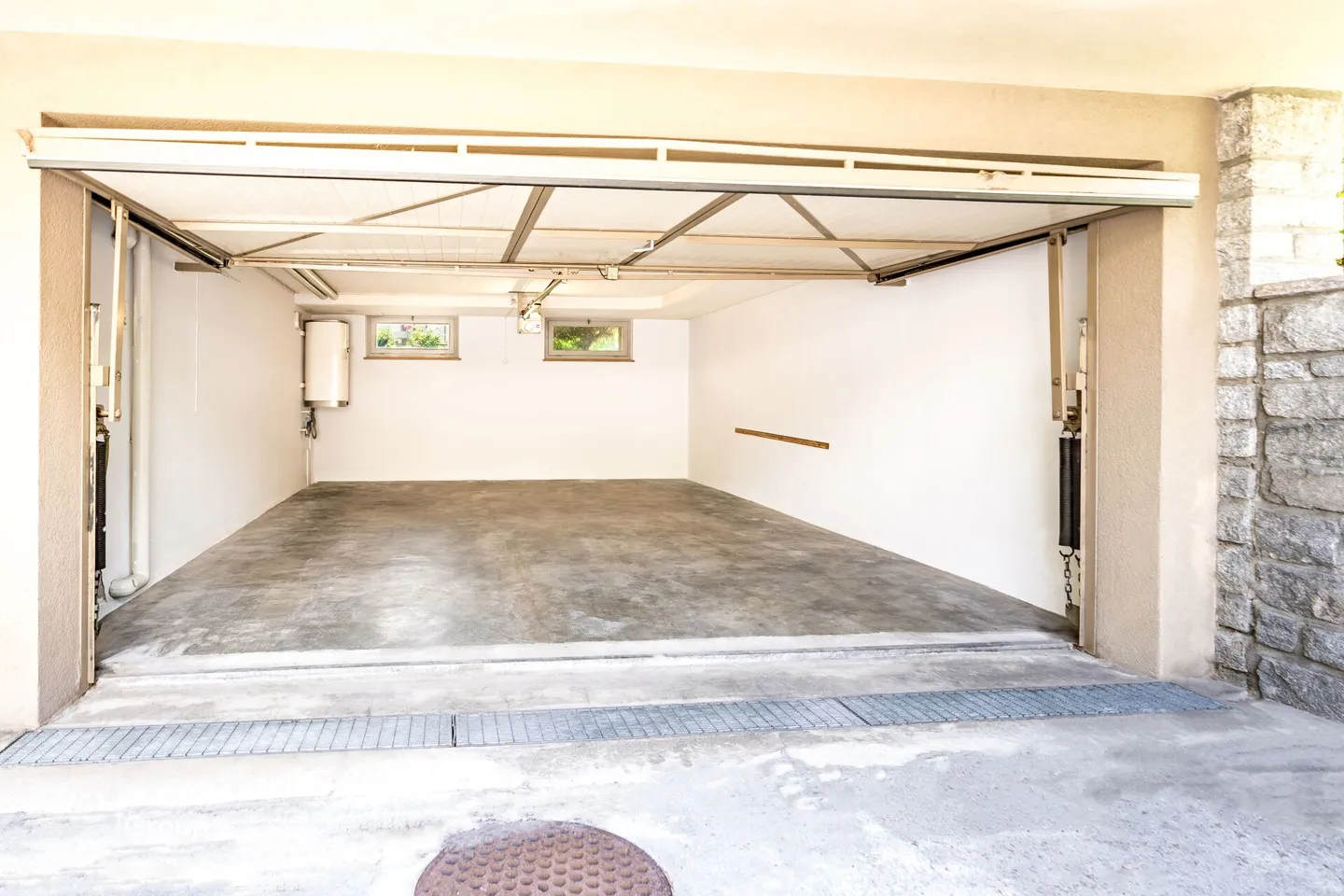 Occasion rare : beaucoup d'espace, grand jardin, emplacement central avec option commerciale - Photo 27 sur 34