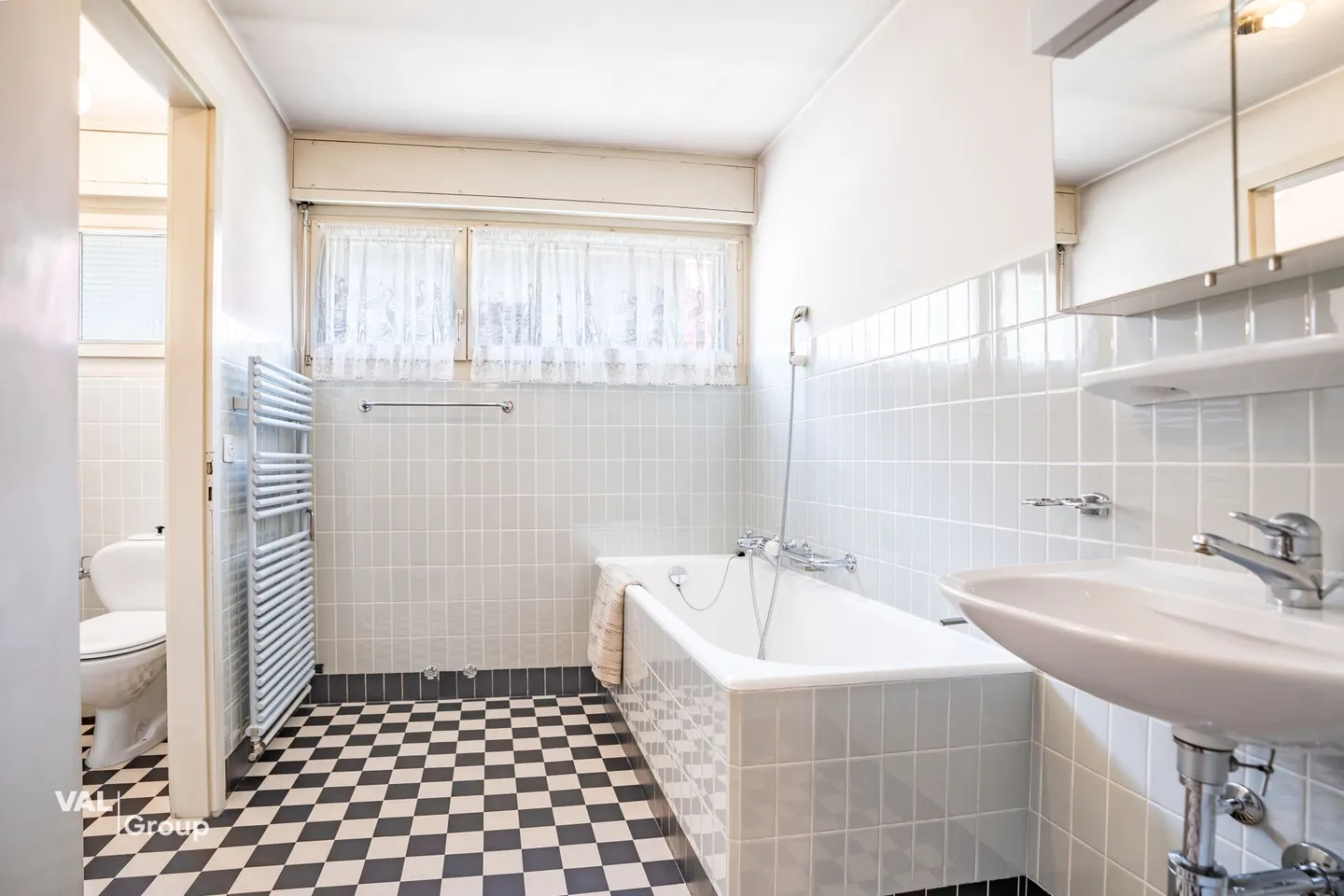 Occasion rare : beaucoup d'espace, grand jardin, emplacement central avec option commerciale - Photo 20 sur 34