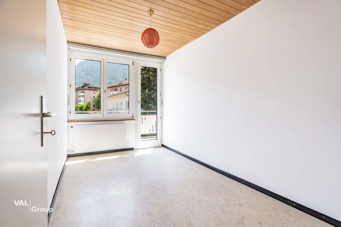 Occasion rare : beaucoup d'espace, grand jardin, emplacement central avec option commerciale - Photo 24 sur 34