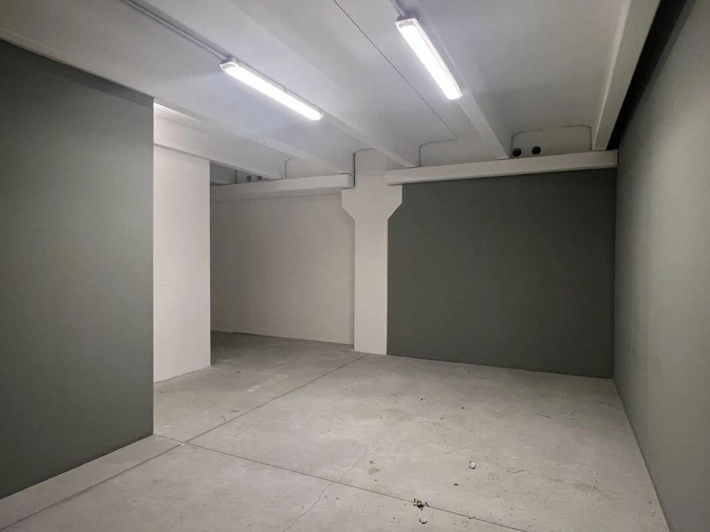 Spazi commerciali/ Magazzini modulari da 30 m2 a 200 m2 - Foto 2 di 6