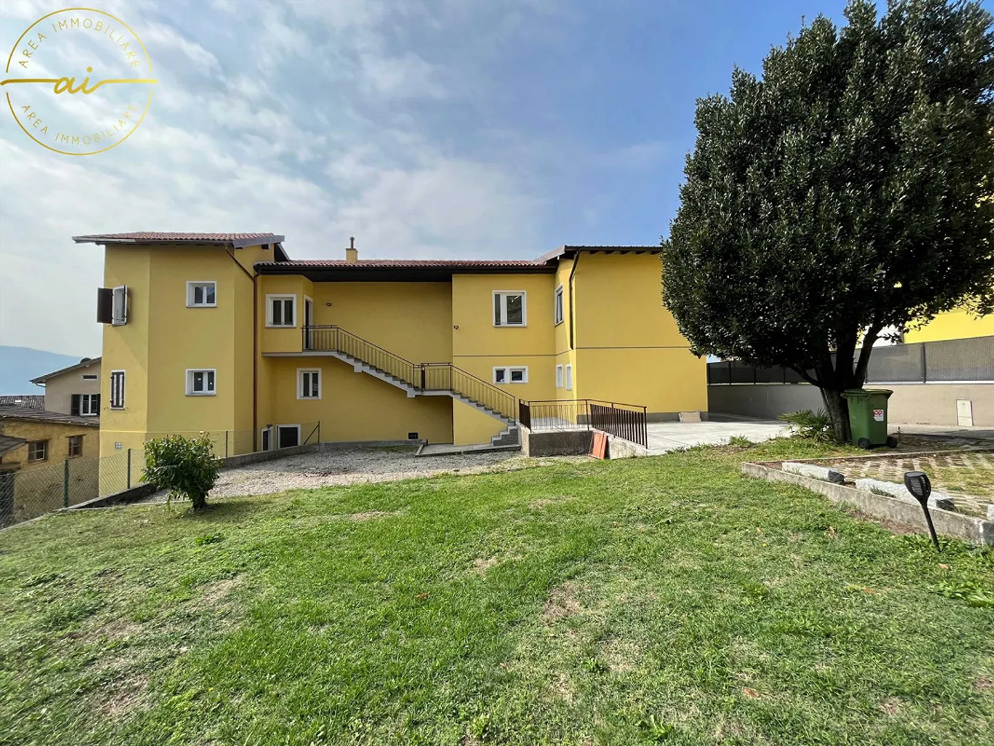 MODERN APARTMENT 3.5 ROOMS IN MORBIO INFERIORE - Photo 1 of 6