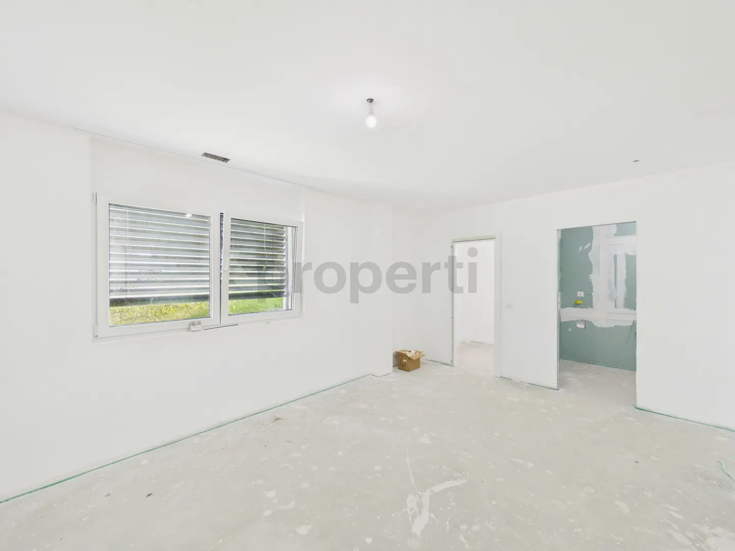 Peaceful living environment and choice of finishes - Photo 4 of 7