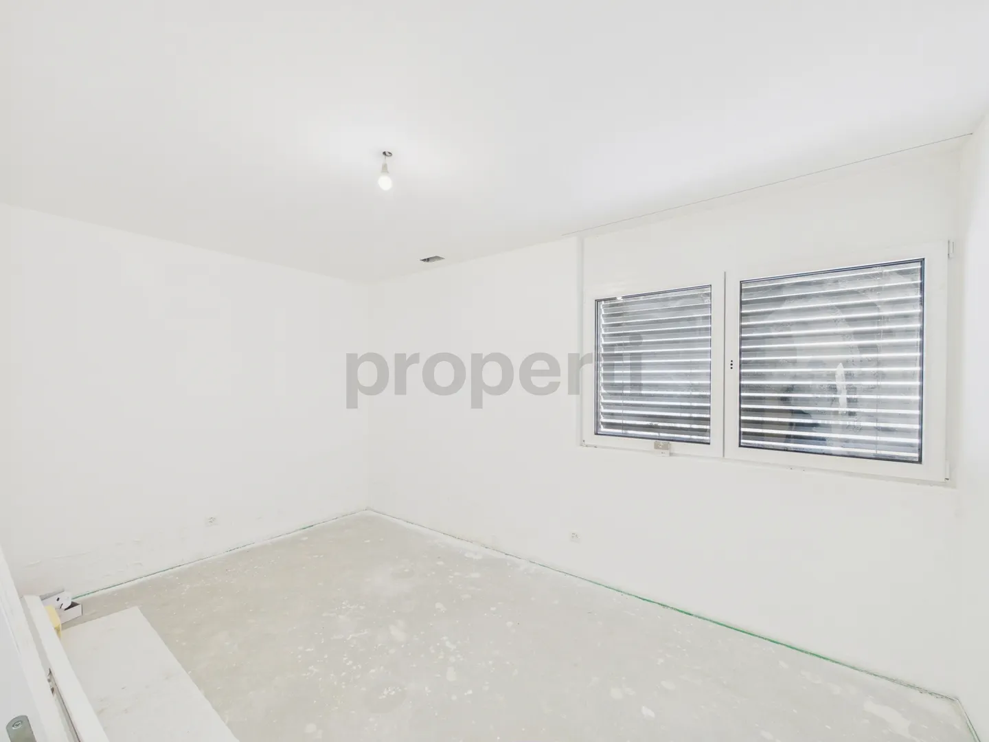 Peaceful living environment and choice of finishes - Photo 5 of 7