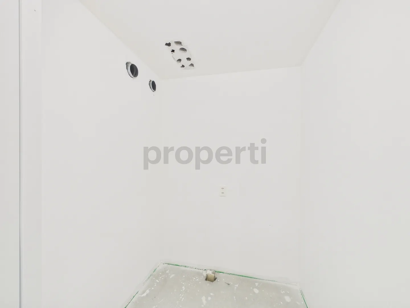 Peaceful living environment and choice of finishes - Photo 6 of 7