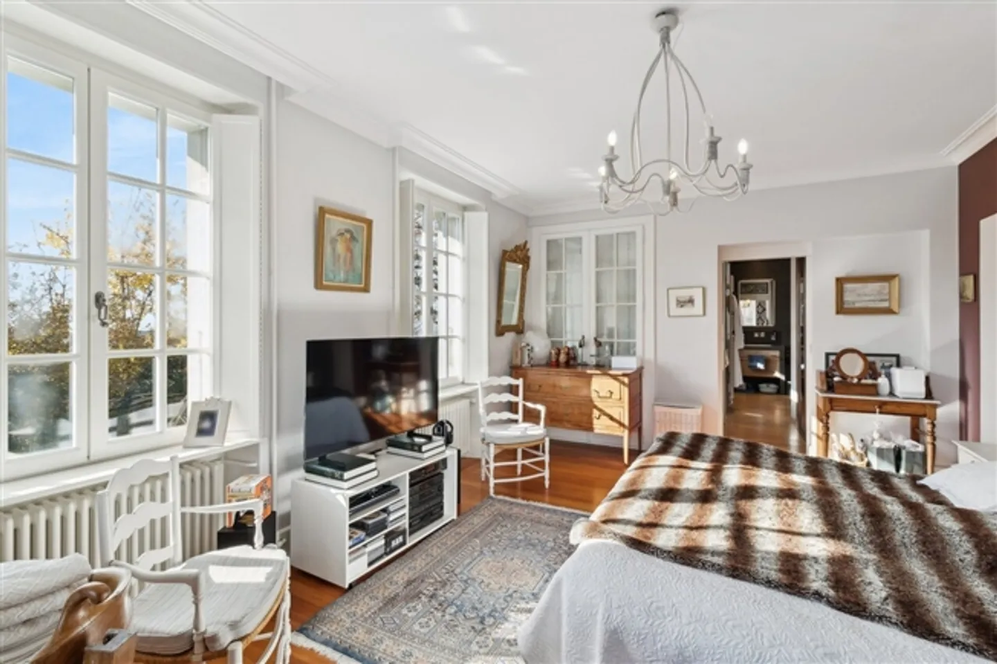 Elegante Villa mit Privatpark - Foto 9 von 19