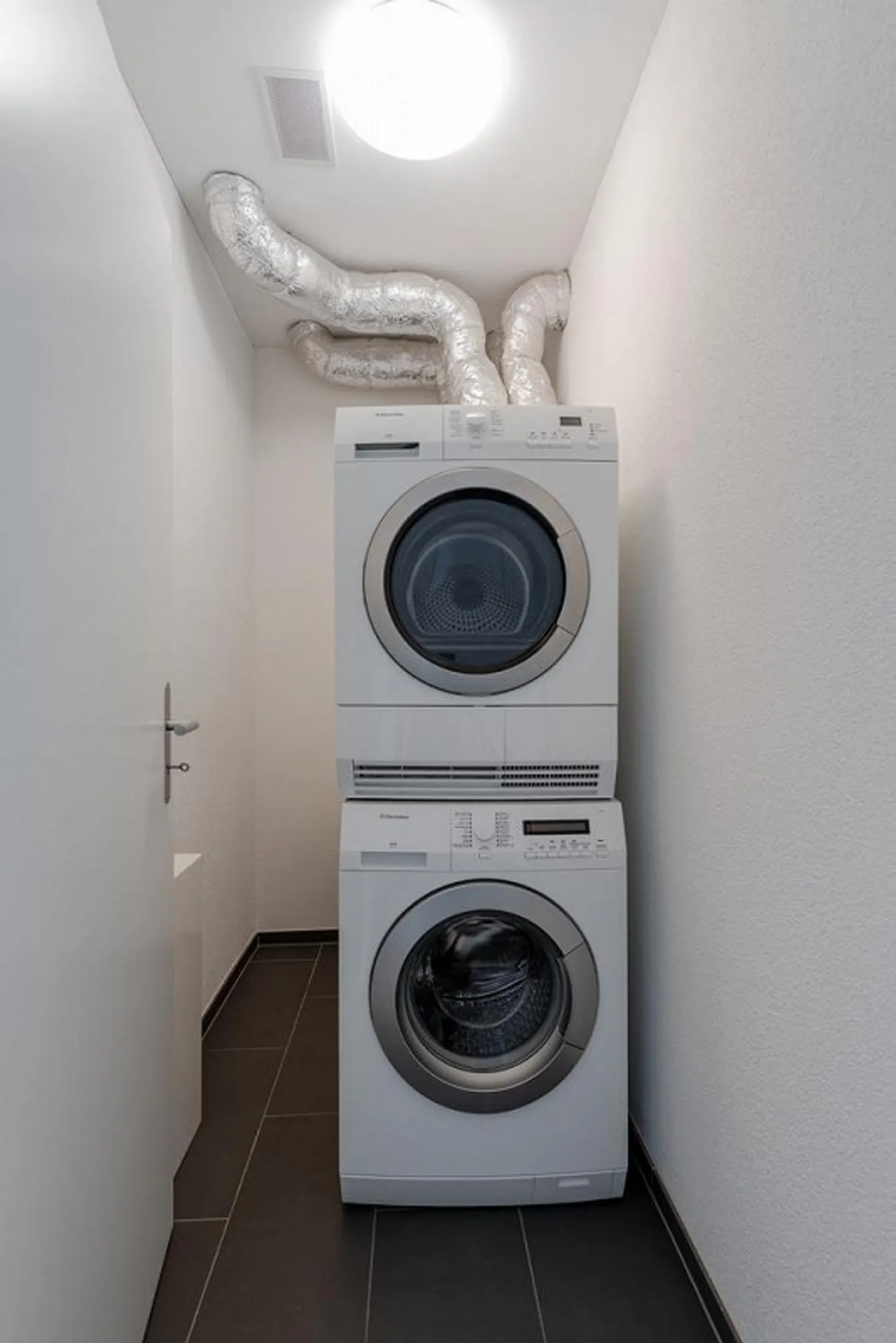 Appartement de 4,5 pièces avec balcon et place de parking - Photo 10 sur 12