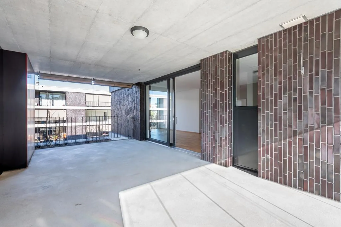 Appartement de 4,5 pièces avec balcon et place de parking - Photo 11 sur 12