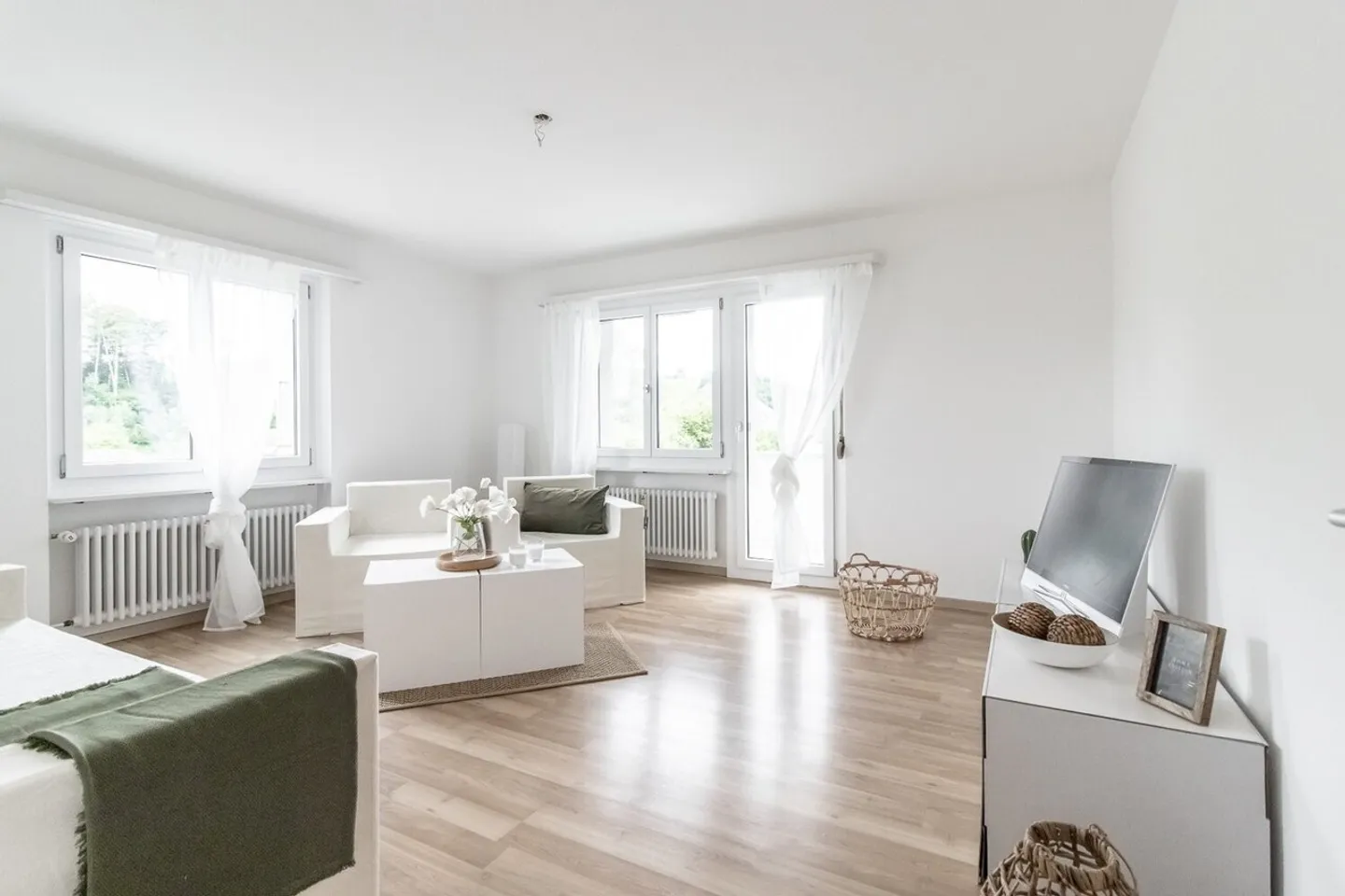 Nature-friendly and bright 4-room apartment in Melchnau - Photo 5 of 8