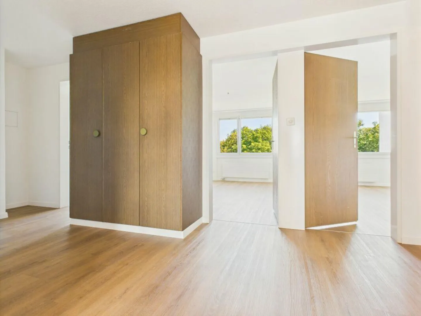 Grosszügige und gepflegte 4.5 Zimmer Wohnung an zentraler Lage! - Foto 4 von 10