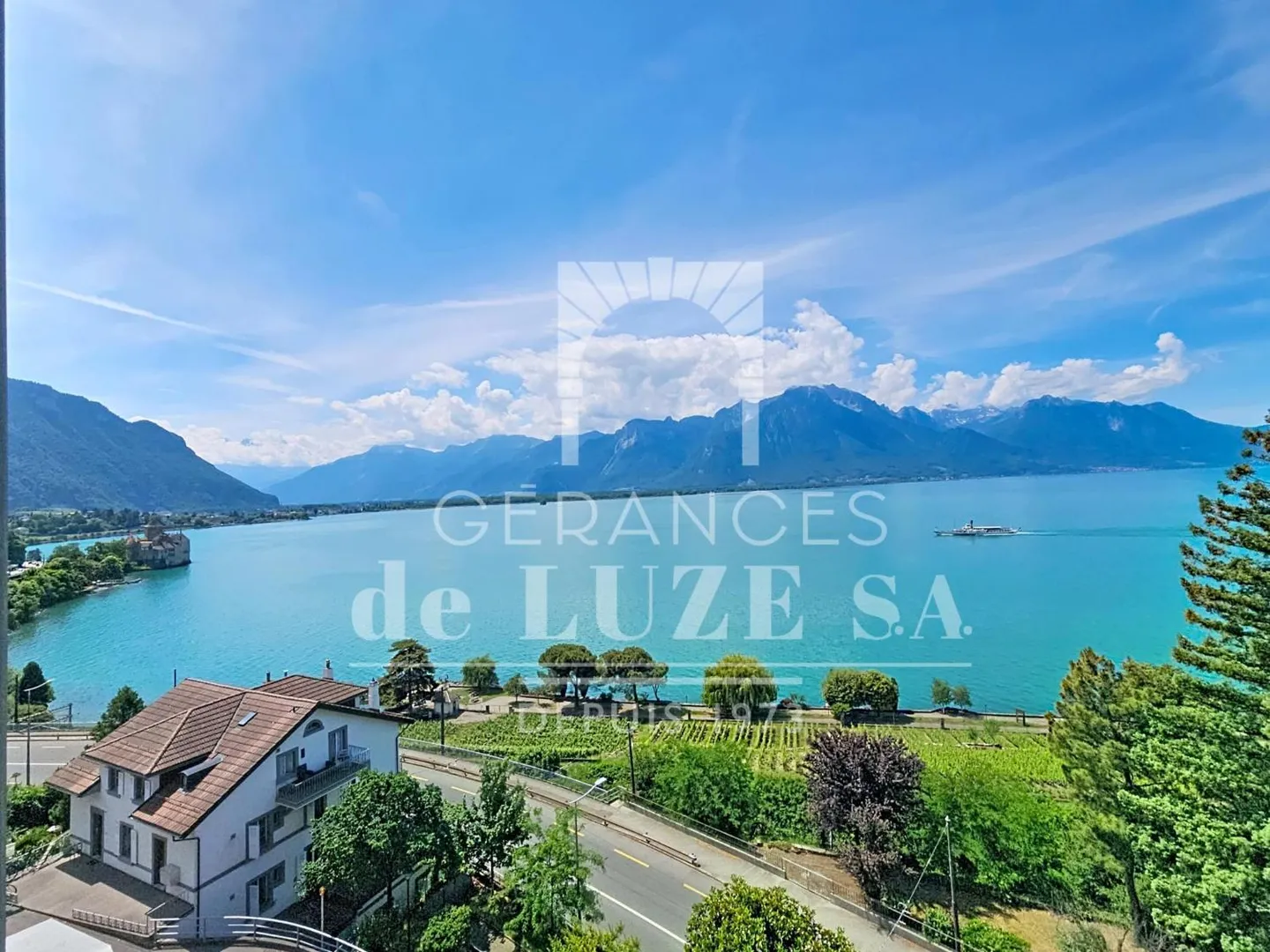 Overview of the Lake: 1.5 Rooms with Gallery and Balcony - Photo 5 of 13