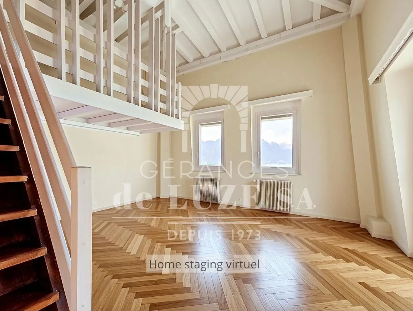 Overview of the Lake: 1.5 Rooms with Gallery and Balcony - Photo 6 of 13