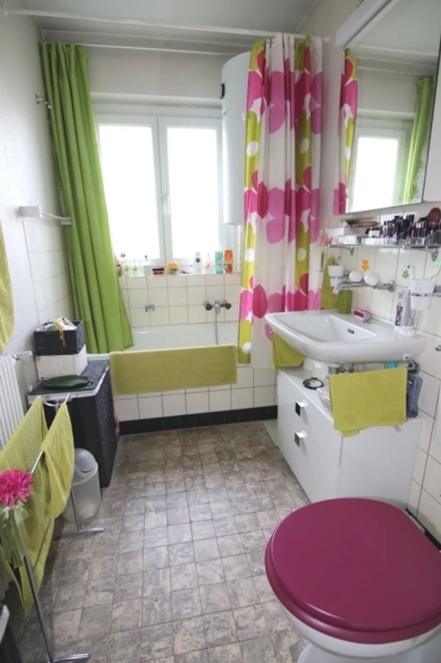 Light-Filled 3-Room Apartment in Zurich Wollishofen - Photo 3 of 6