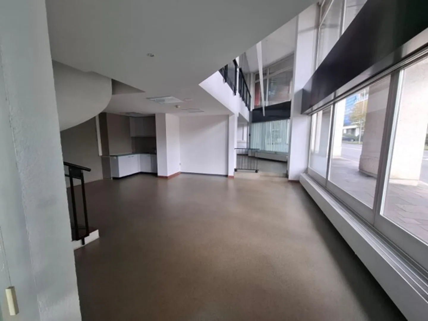 Espace de bureau près de la gare - Photo 3 sur 10