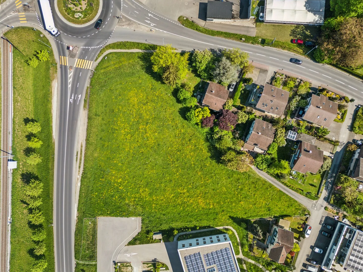 Spacious Commercial Land in Murten - Photo 5 of 10