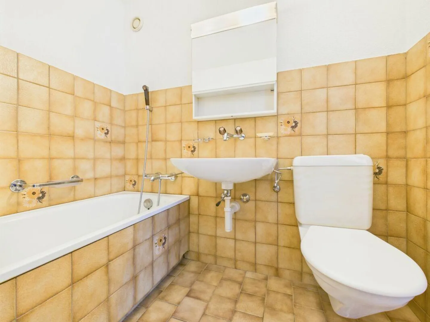 Grosszügige und gepflegte 4.5 Zimmer Wohnung an zentraler Lage! - Foto 8 von 10