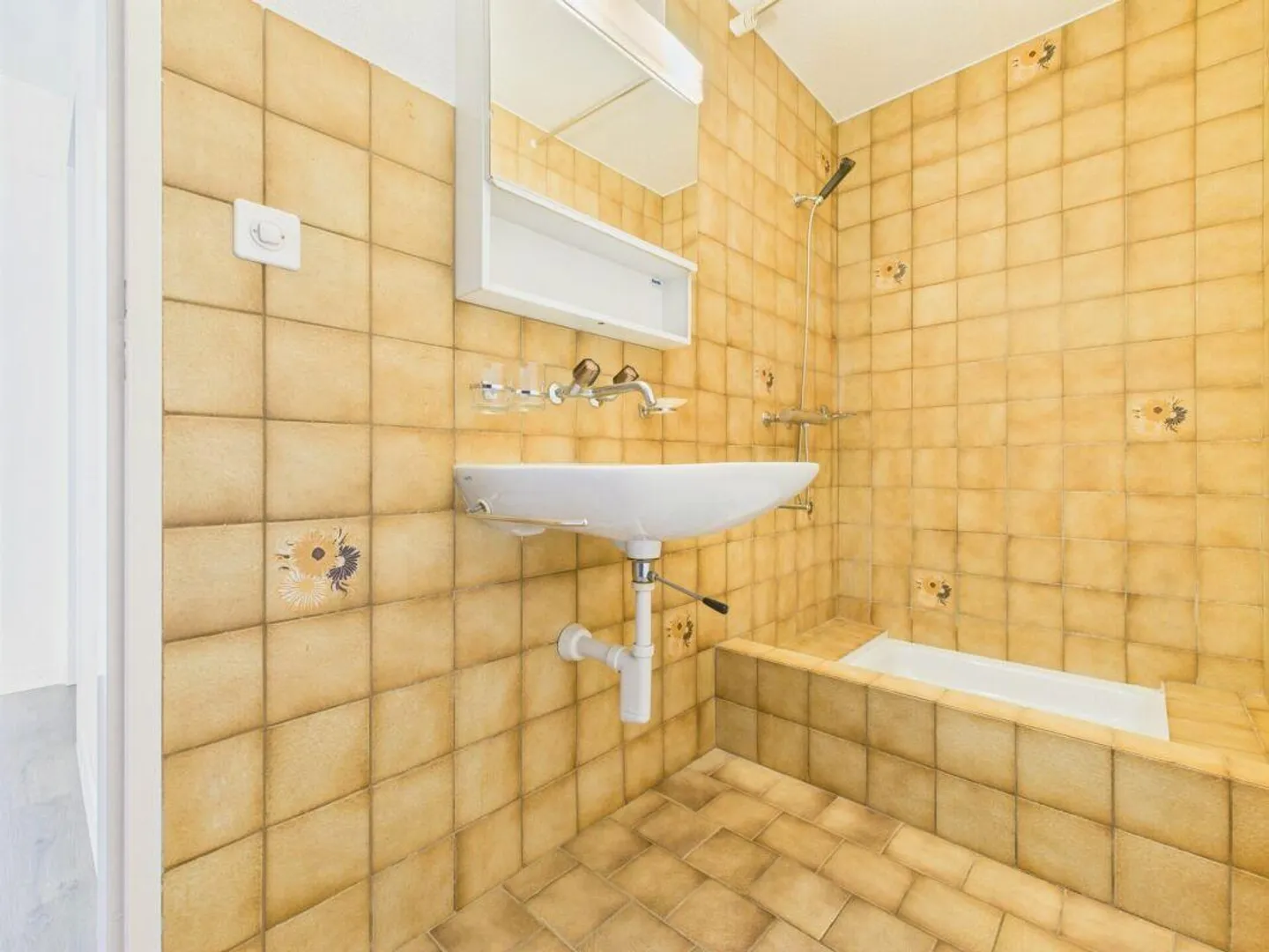 Grosszügige und gepflegte 4.5 Zimmer Wohnung an zentraler Lage! - Foto 9 von 10
