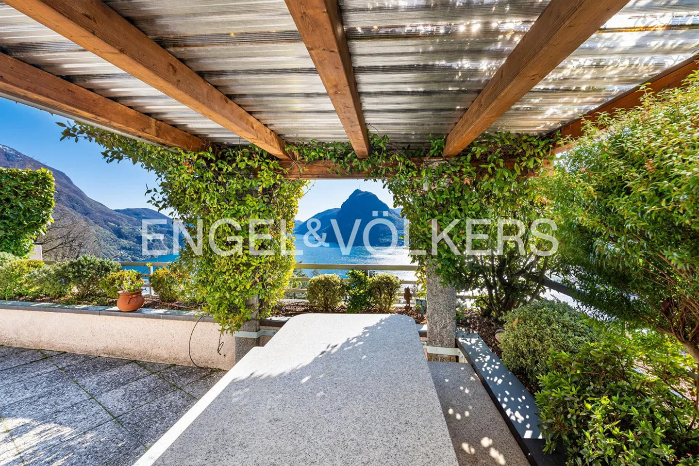 Penthouse mit Terrasse und Blick - Foto 3 von 13