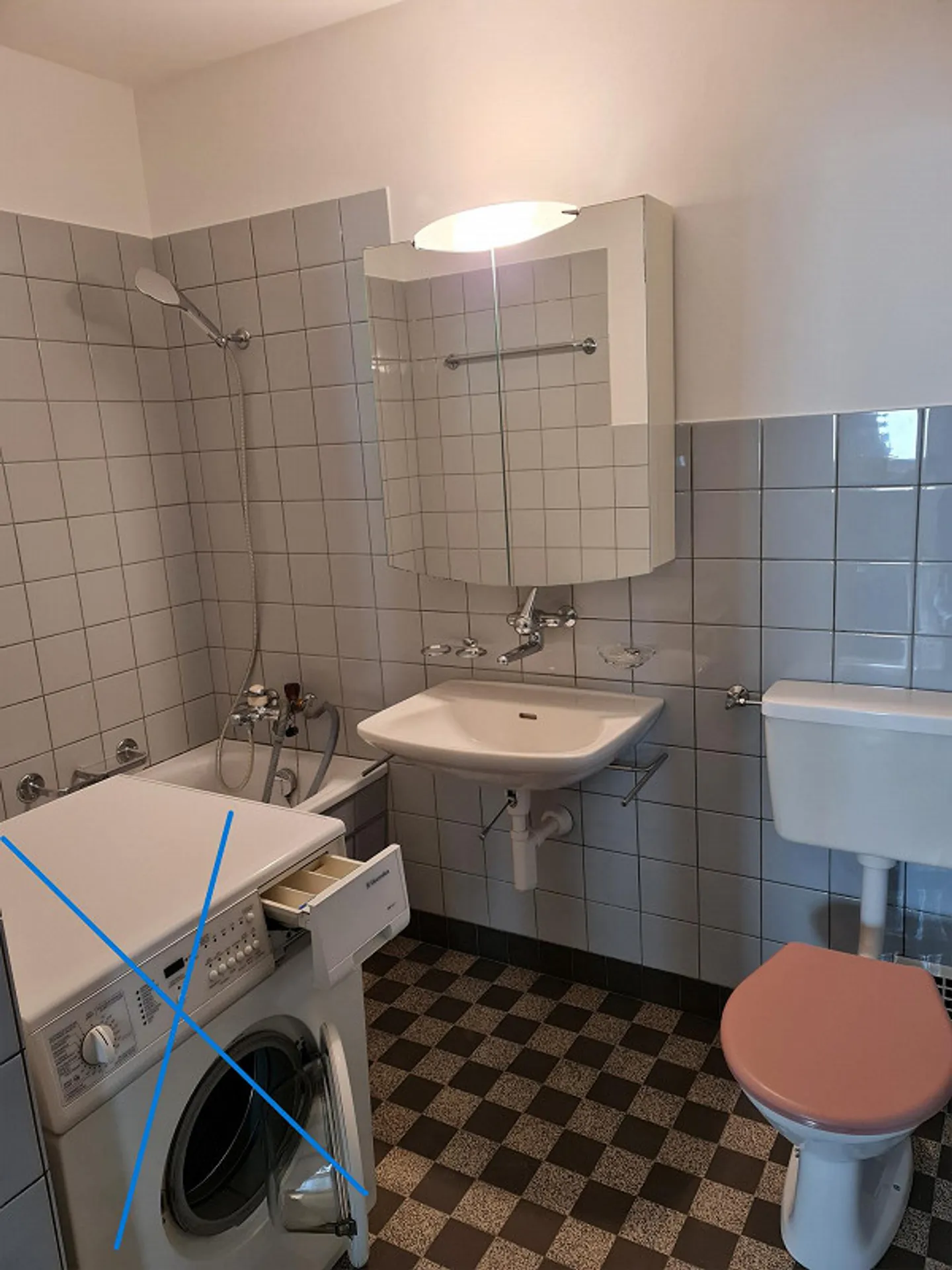 Spacious 3.5-room apartment with simple finish - Photo 5 of 6