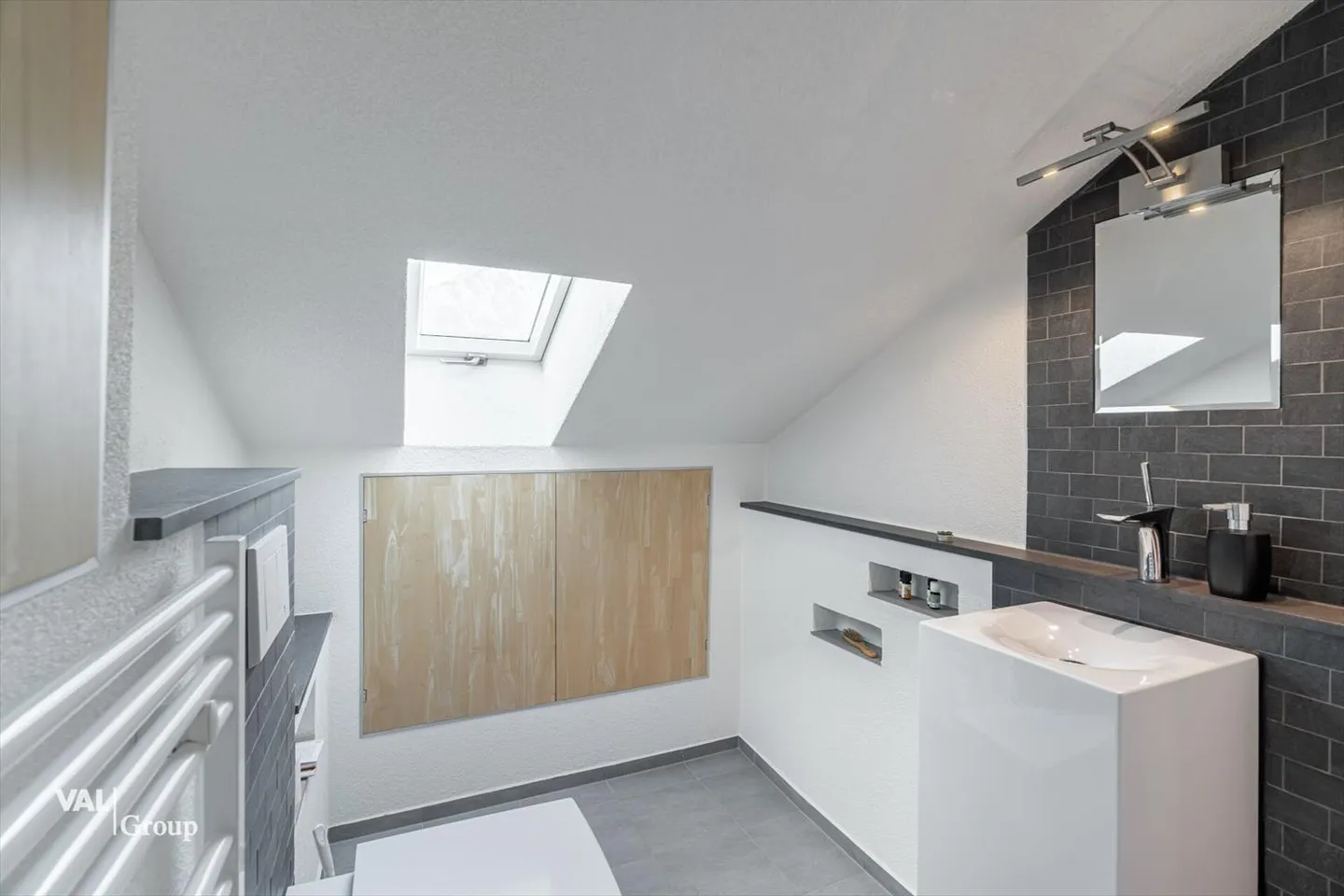 Central and Quiet Spacious Single-Family House - Photo 7 of 13