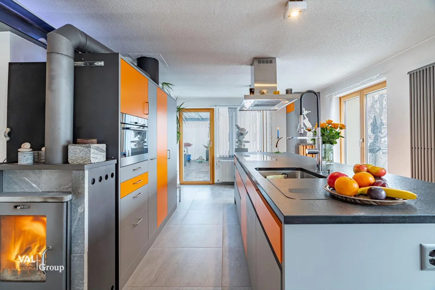 Central and Quiet Spacious Single-Family House - Photo 9 of 13