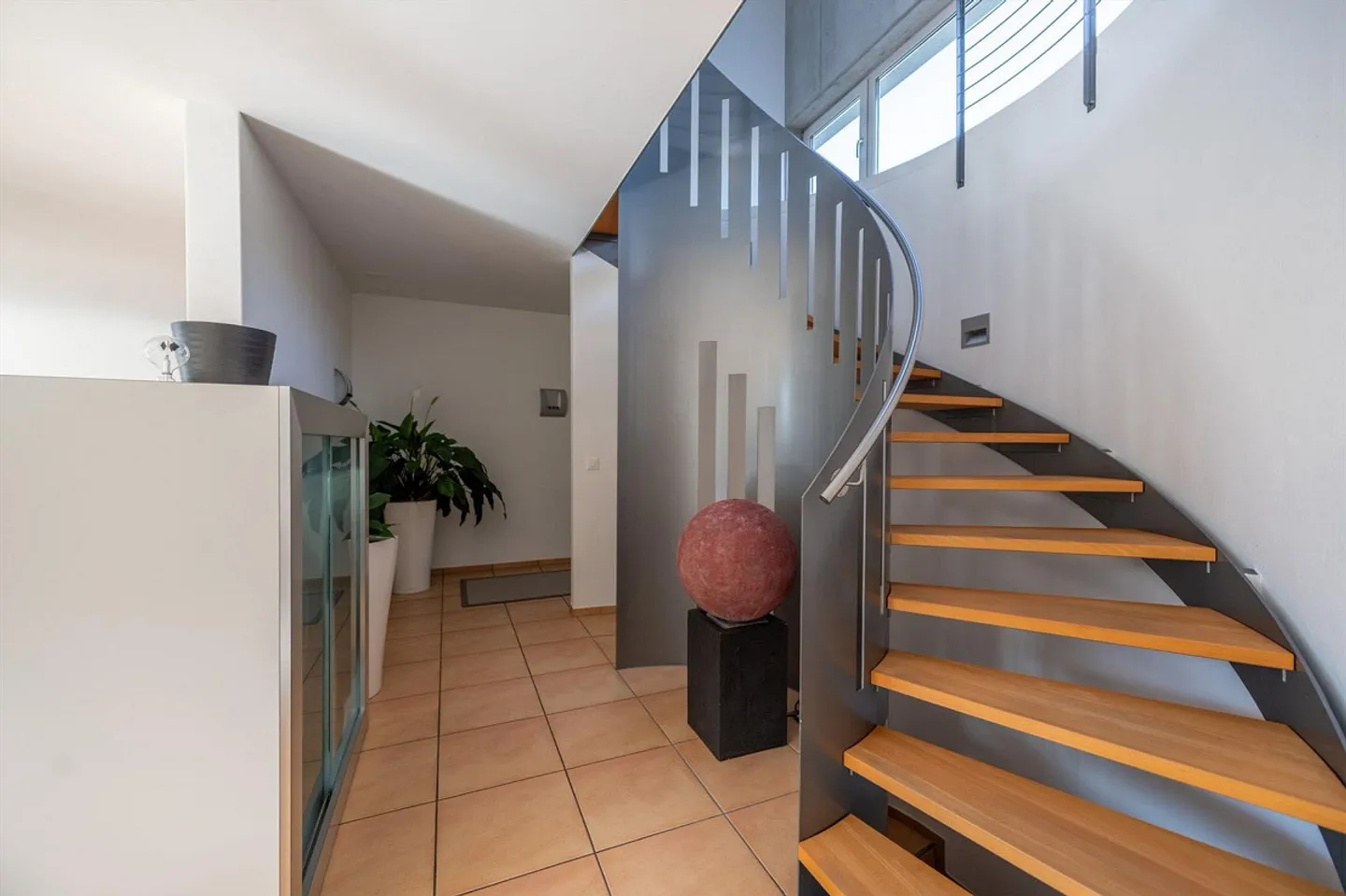 A dream home for the highest demands - stylish, bright, and close to nature - Photo 10 of 13