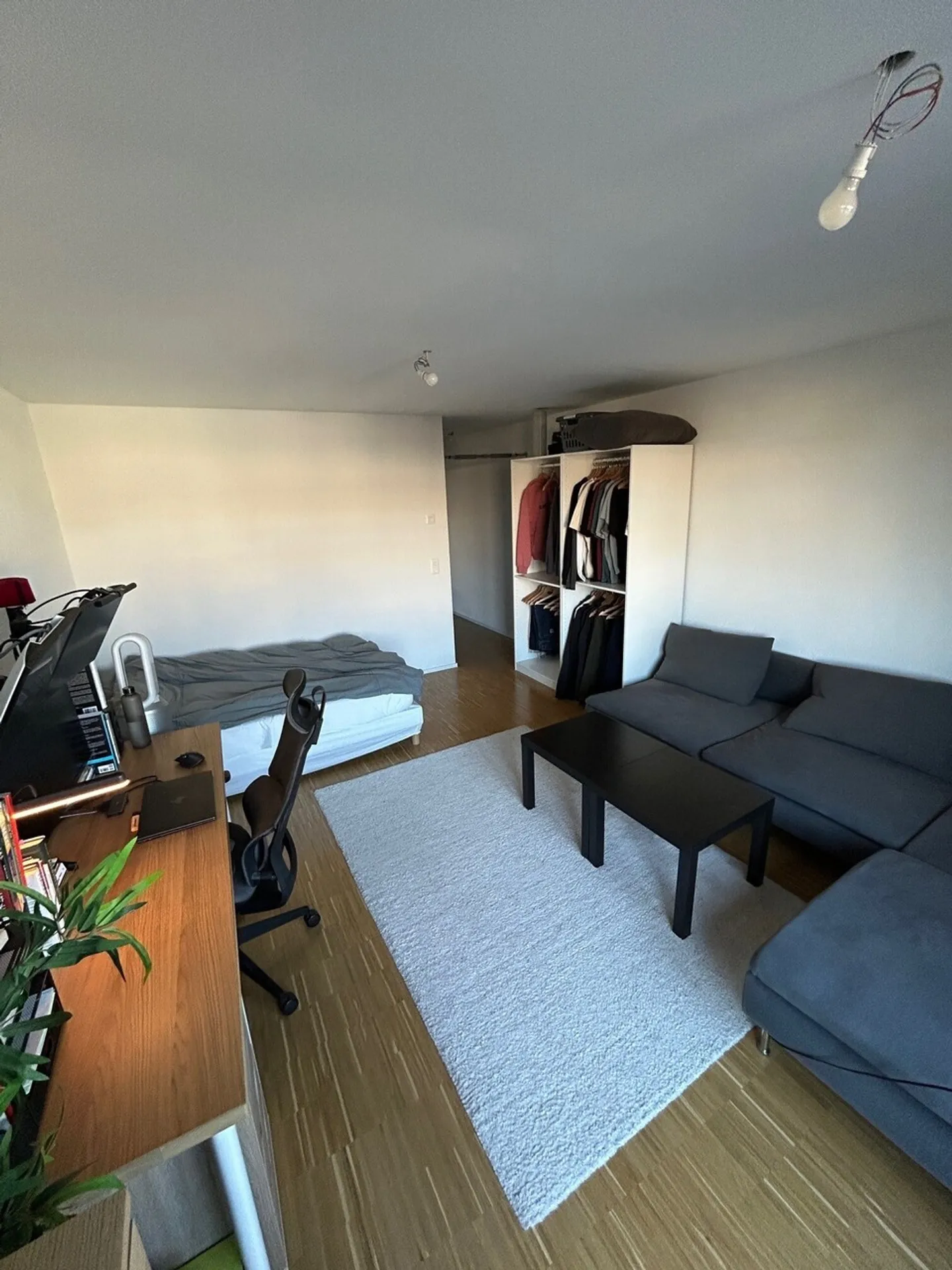 For Rent Studio - Photo 5 of 11