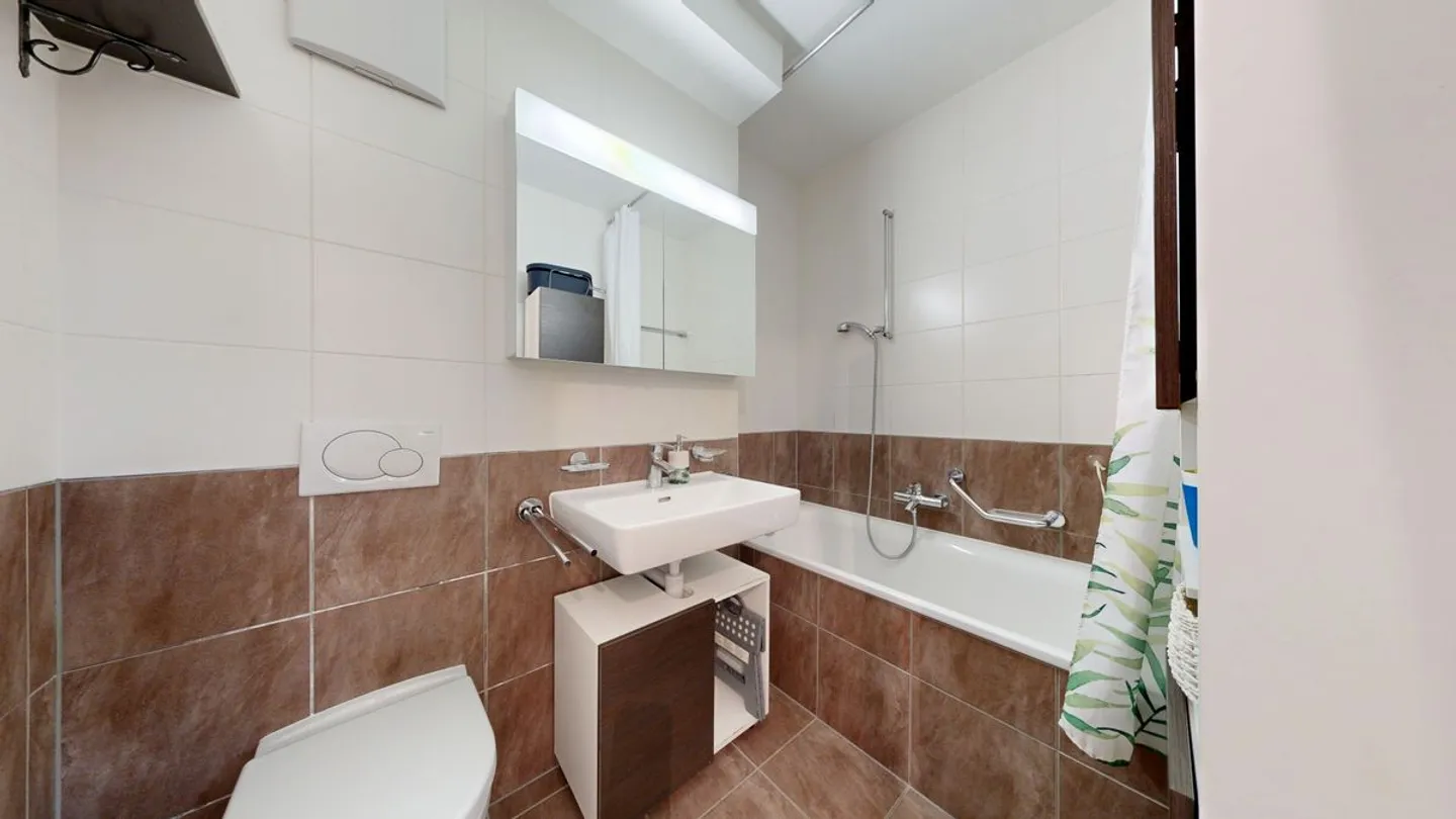 Prächtige 4,5 Zimmer Wohnung nahe dem Zentrum - Foto 5 von 5