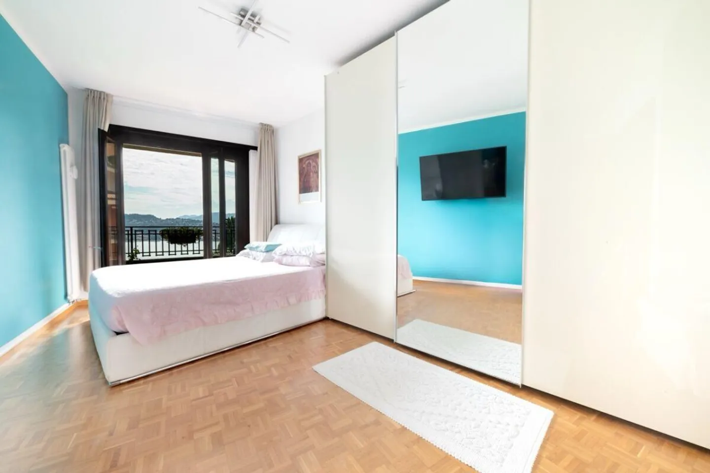 Dream lake view, immersed in the tranquility of green - Photo 6 of 11