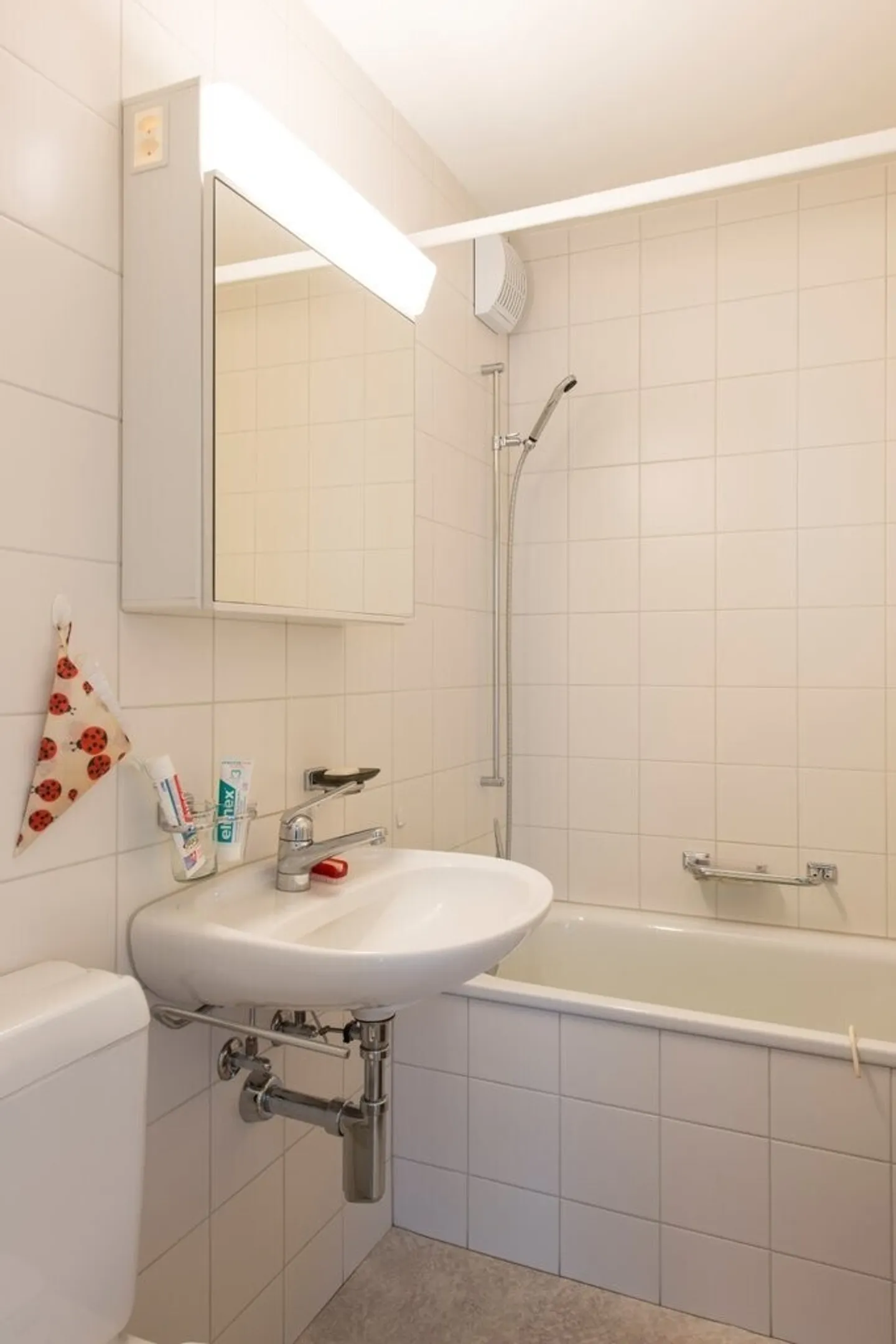 Living in a central location - Photo 5 of 5