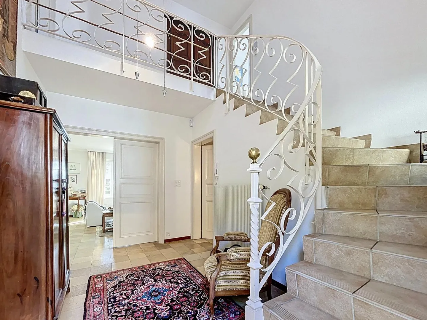 Villa indipendente in posizione tranquilla con giardino e vista lago - Foto 8 di 13