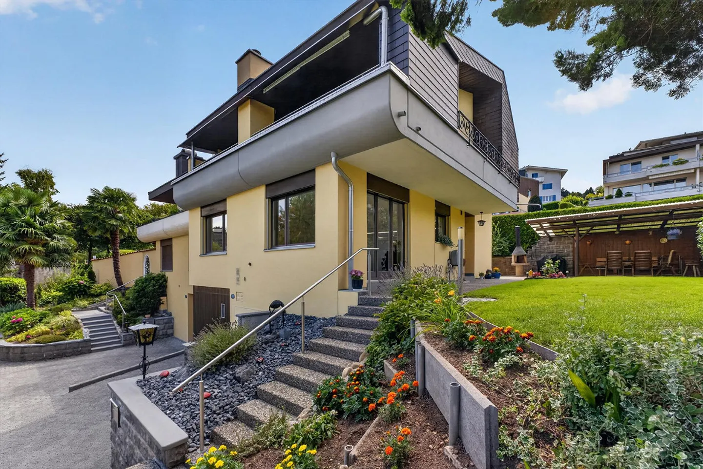 Charmantes Doppelhaus mit Potenzial - Foto 1 von 2