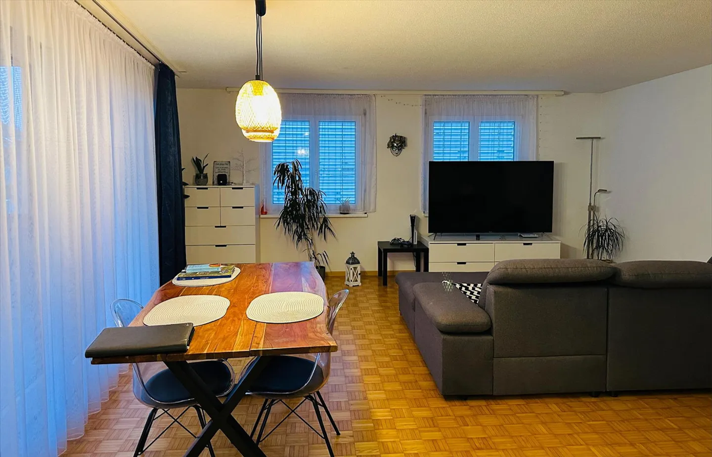 Bright 2.5-room apartment with two balconies in the center of Hochdorf - Photo 1 of 10