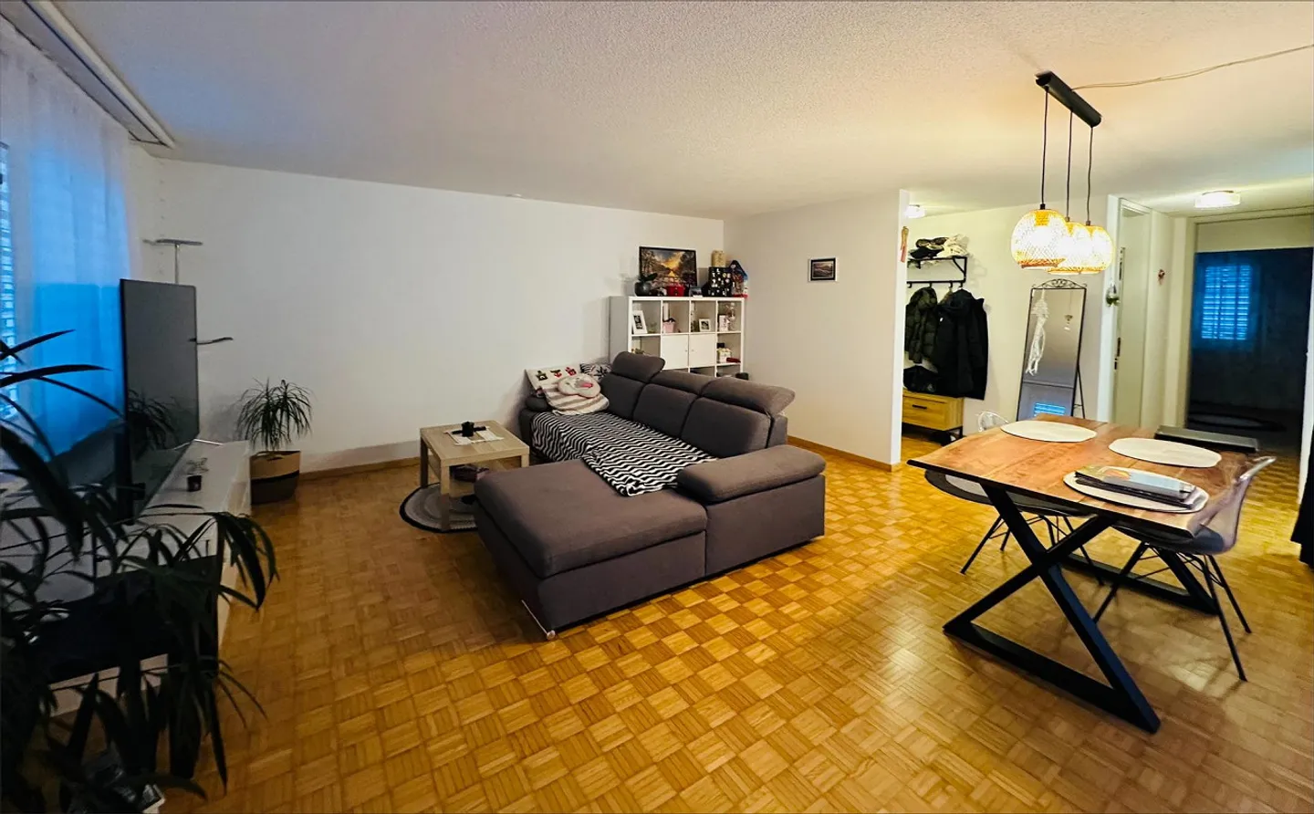 Bright 2.5-room apartment with two balconies in the center of Hochdorf - Photo 3 of 10