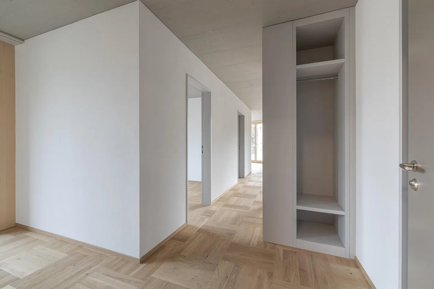 3.5 Room Apartment in Biel - Photo 2 of 13