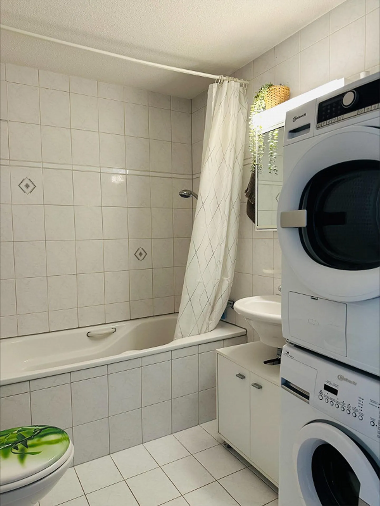 Bright 2.5-room apartment with two balconies in the center of Hochdorf - Photo 8 of 10