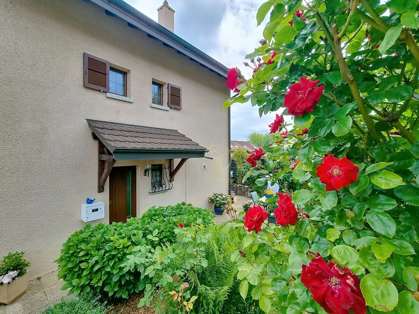 Exclusivity - RENENS, RARE OBJECT! Semi-detached villa not subject to a PPE of 5.5 rooms - Photo 3 of 13