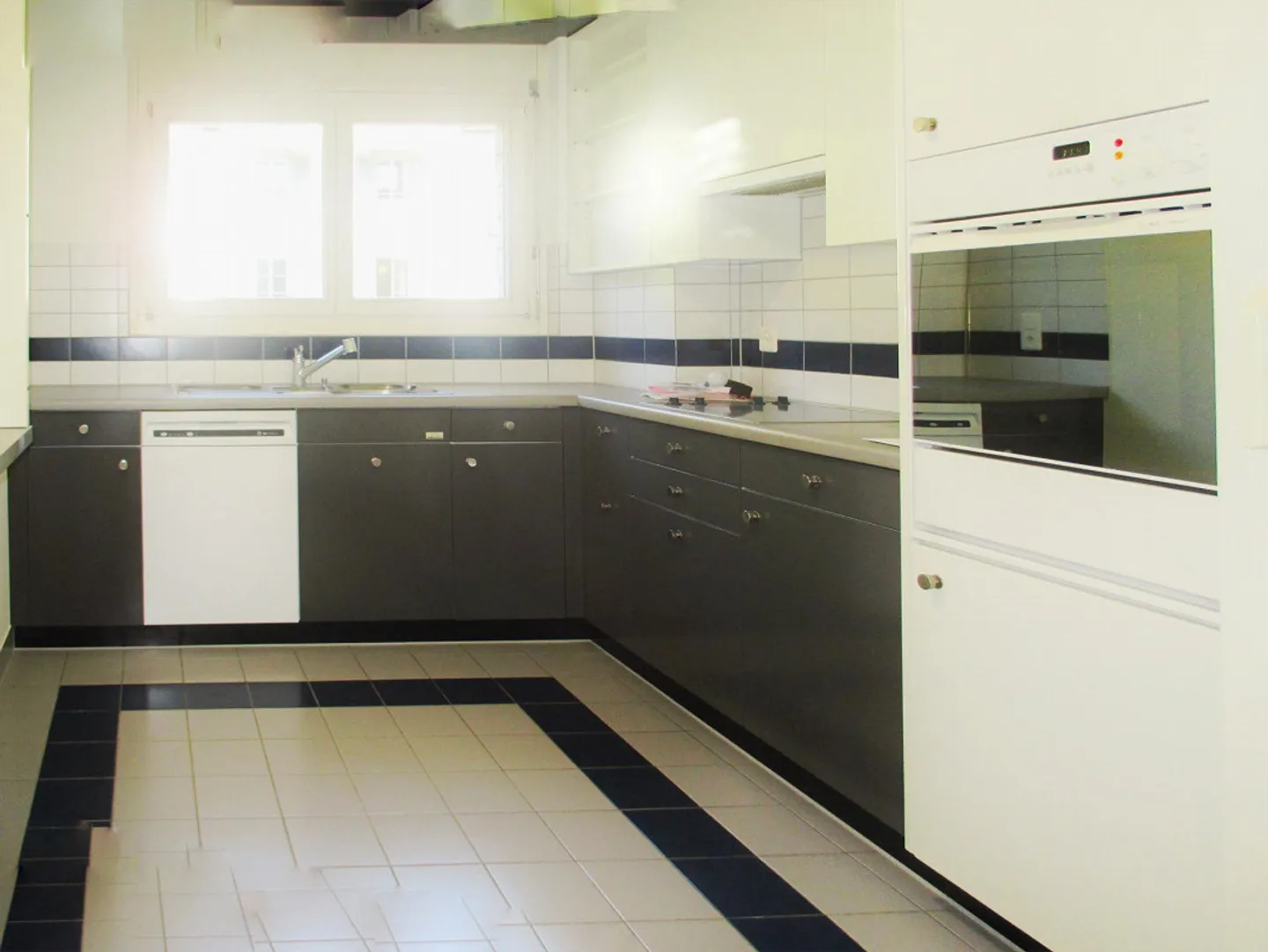 Charming 3-room apartment in Lucerne - Photo 3 of 11