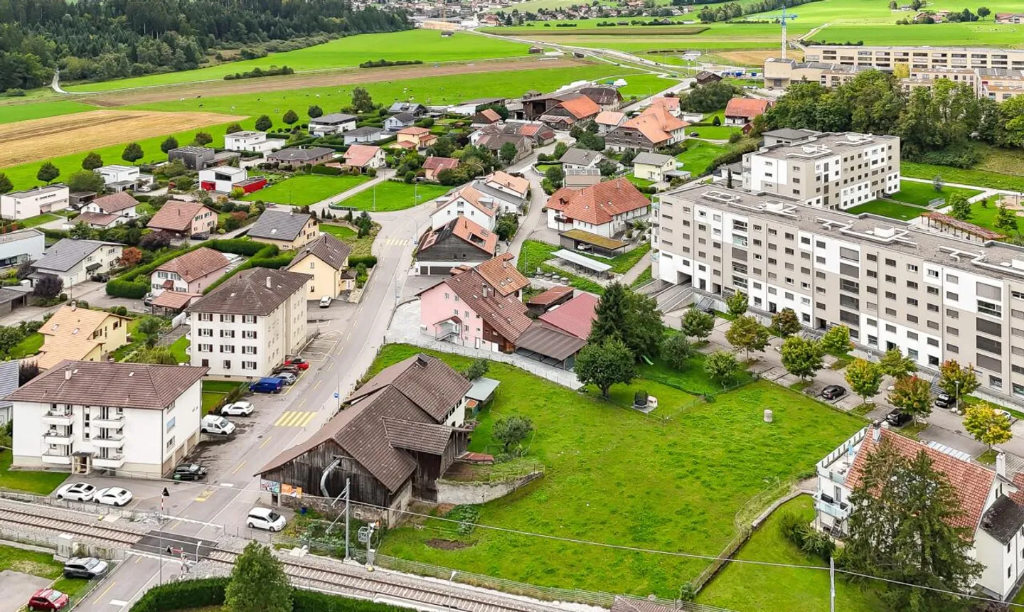 IMMEUBLE DE RENDEMENT RÉNOVÉ, AU CALME, PROCHE DE BULLE EN PLEIN ESSOR - Photo 7 sur 13
