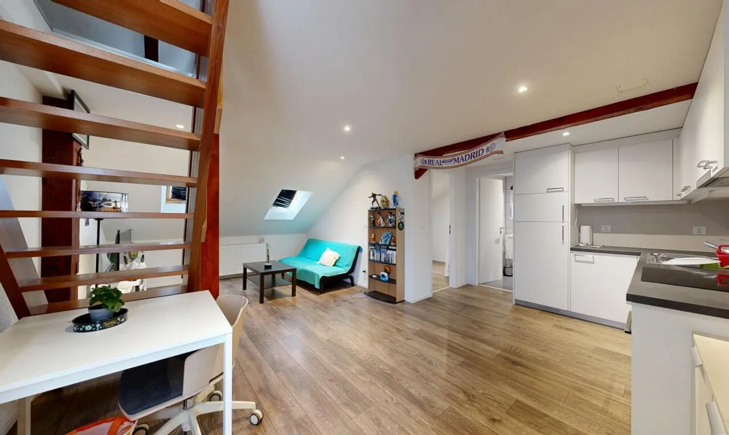 IMMEUBLE DE RENDEMENT RÉNOVÉ, AU CALME, PROCHE DE BULLE EN PLEIN ESSOR - Photo 11 sur 13