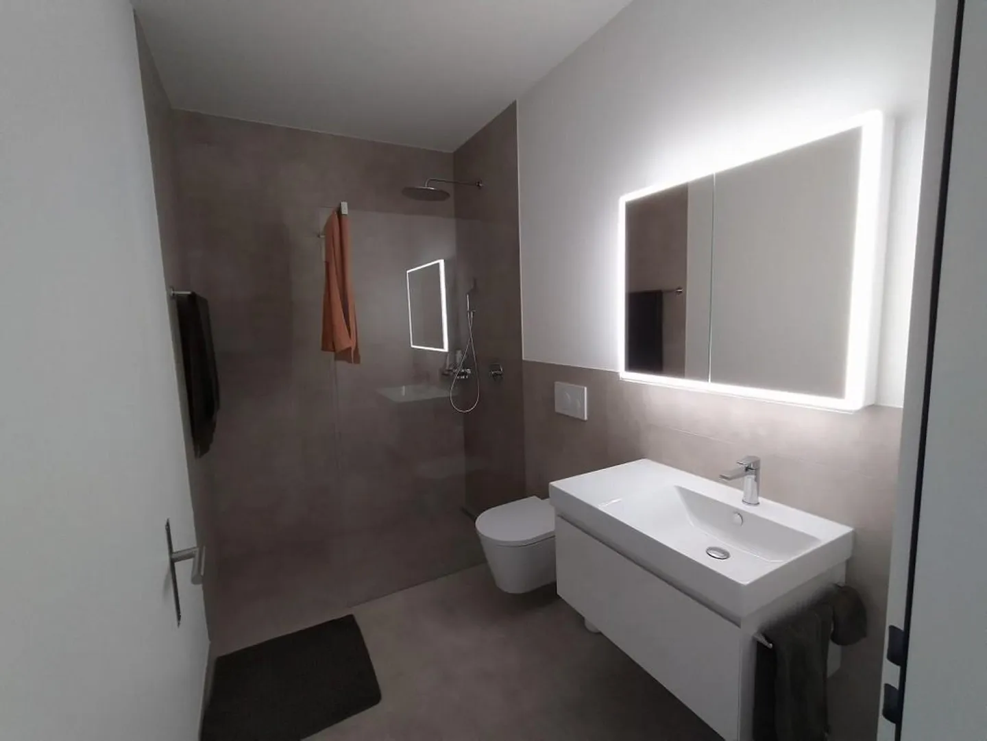 2.5 Room Attic Apartment - Photo 3 of 3